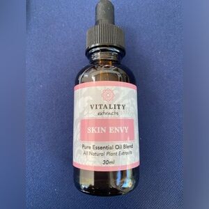 NEW Never Opened 30 ml Vitality Extracts Skin Envy W/Dropper. Quality product!
